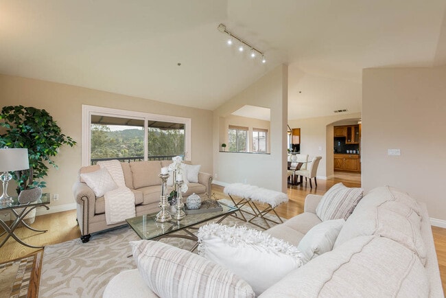 Photo - 20900 Bandera St