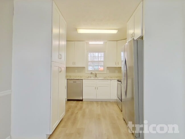 Photo - 3376 Poplar Dr