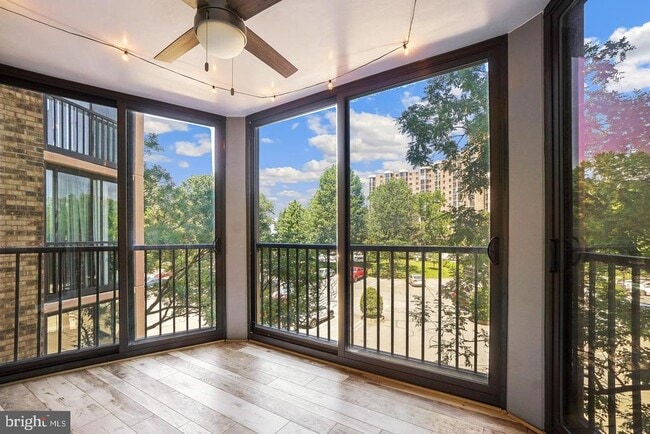 Photo - 5902 Mt Eagle Dr Unit 315