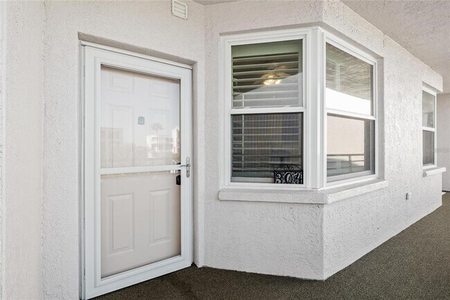 Photo - 8000 Sailboat Key Blvd S Unidad 304