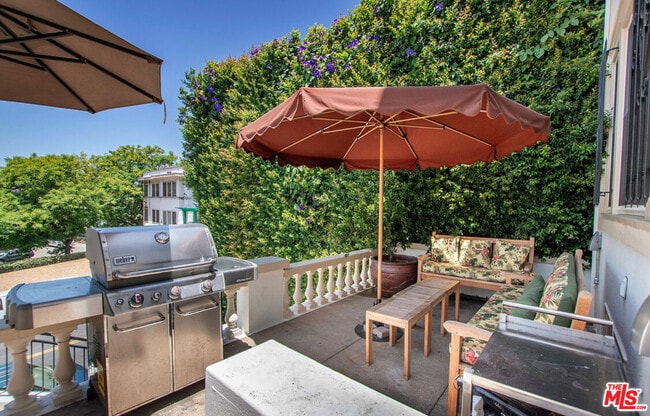 Photo - 254 S Vendome St