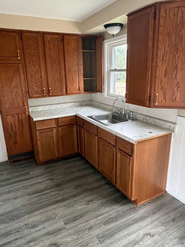 Photo - 2 bedroom house Ranch with basement and garage