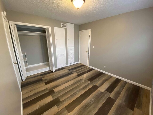 Photo - 3 Bedroom On West Side!