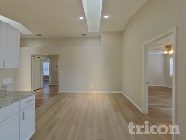 Photo - 7005 59th St N