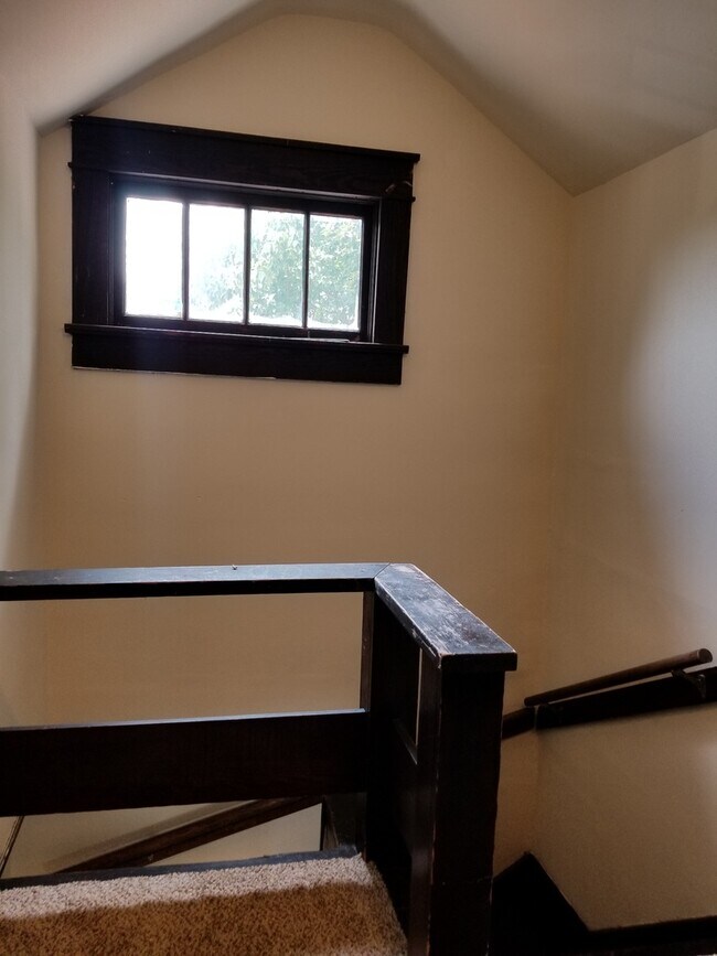 Photo - ***AUGUST 2027*** 5 Bed 3 Bath House Downtown