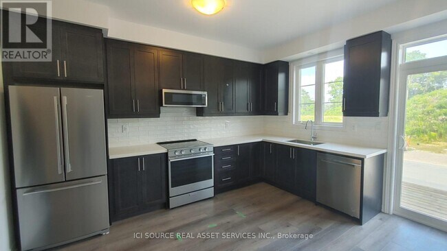 Photo - 120 Court Dr