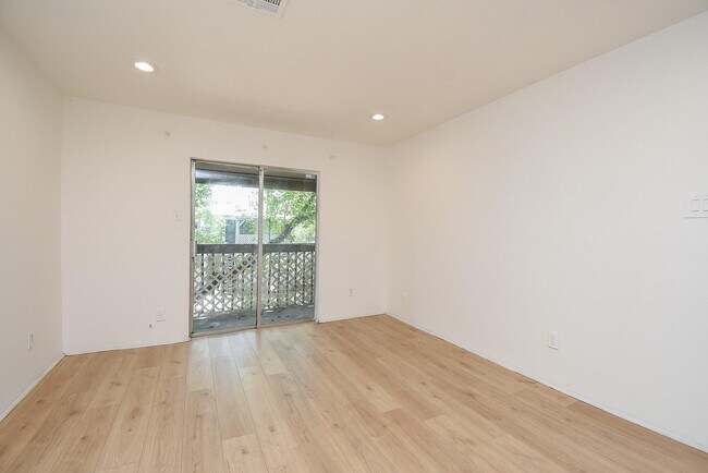 Photo - 7200 Clarewood Dr