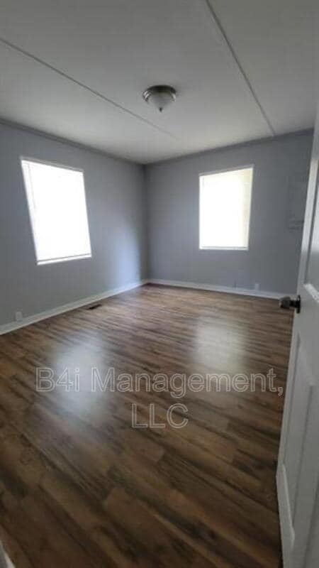 Photo - 10 Sanford Ave