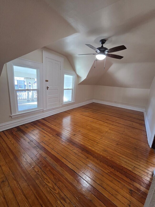 Photo - King George Unidad Apartment 4