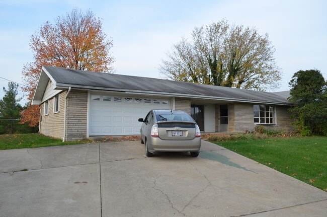 Photo - 93 Wonderhill Dr