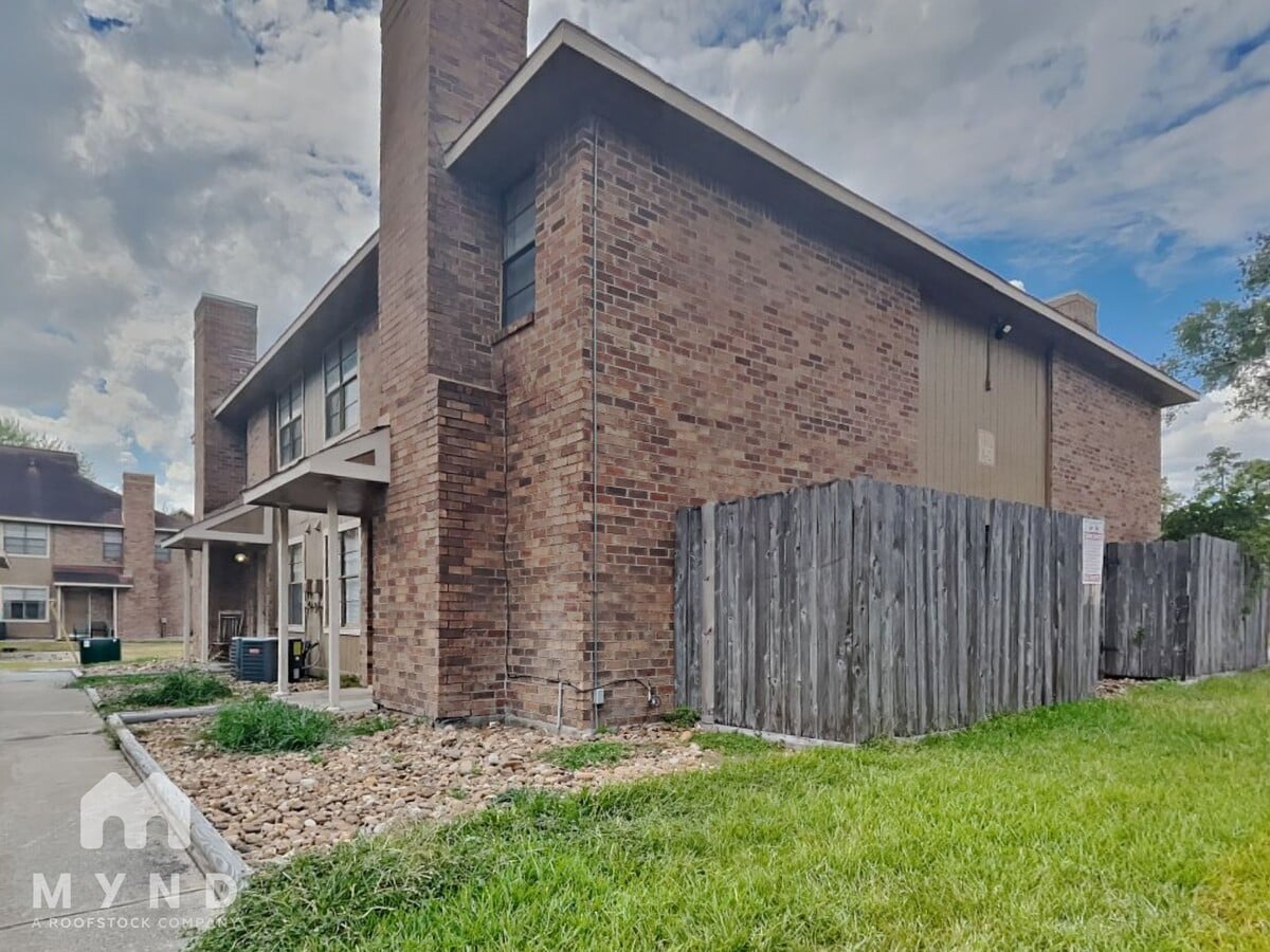 Photo - 1807 Briarcreek Blvd