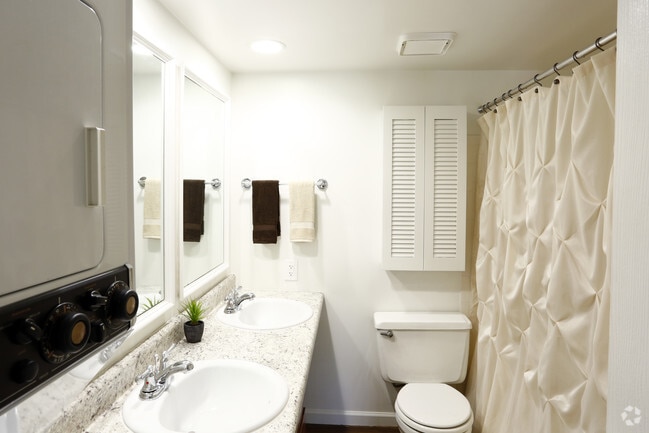 Interior Photo - Canterbury Green