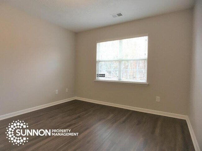 Beautiful End Unit Townhome in Mallard Creek!