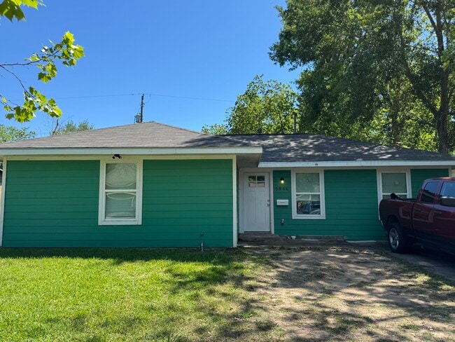 Building Photo - 5846 Westover St