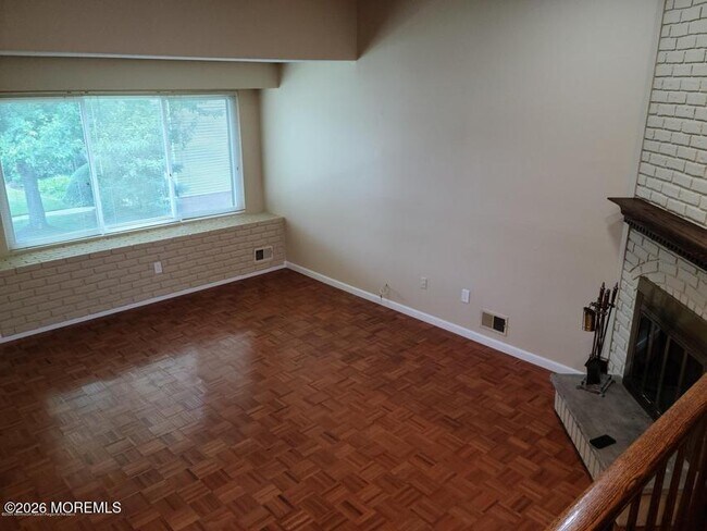 215 Clubhouse Dr