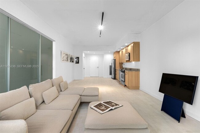 Photo - 2001 Meridian Ave Unit 327