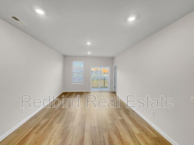 Photo - 1611 Manuka Ln