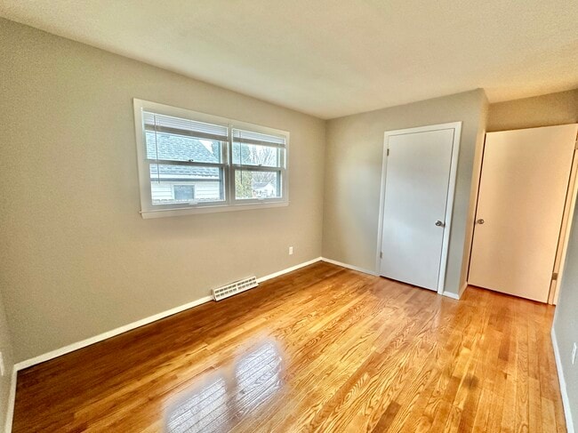 Photo - 2011 Lenox Ave