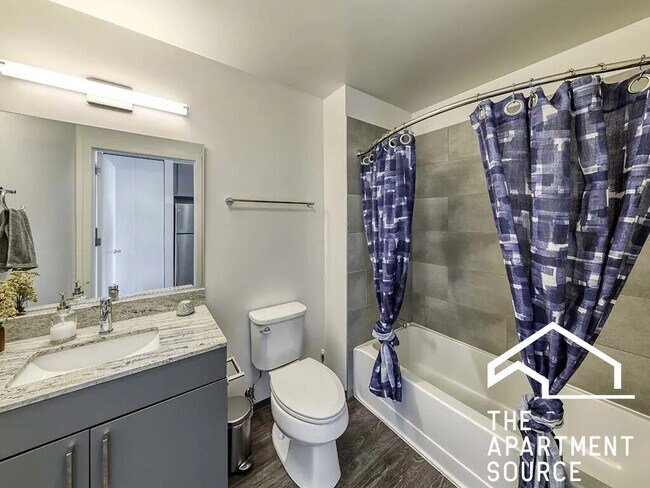 Photo - 2340 N California Ave Unidad 613