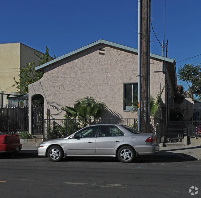 Photo - Johnston Apartments