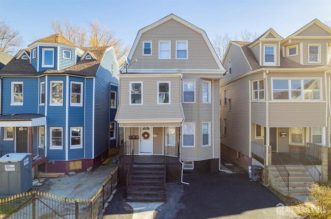 Building Photo - 110 N 17th St