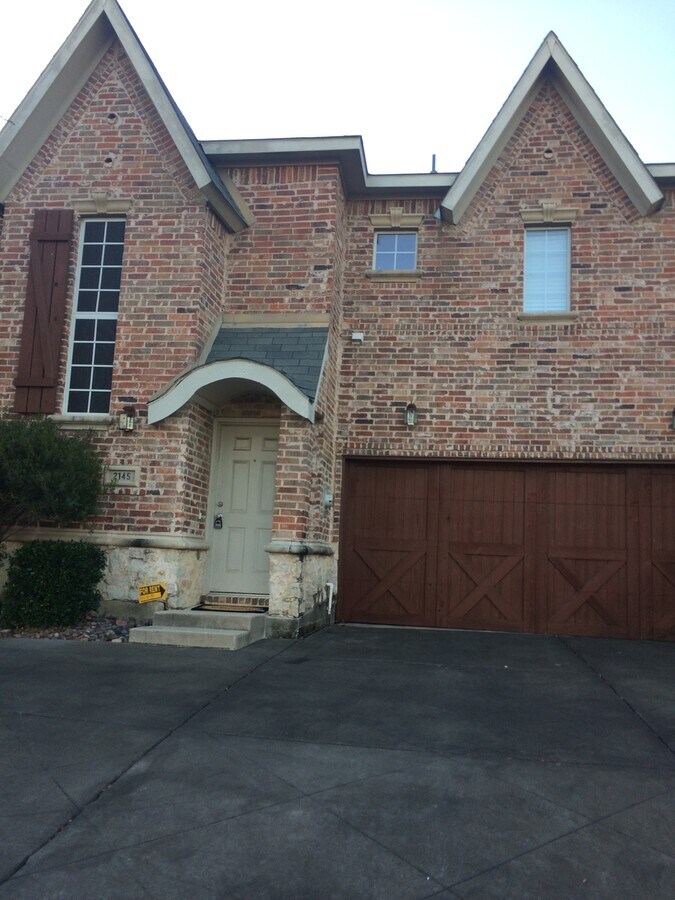 Photo - 2145 Parkview Townhome