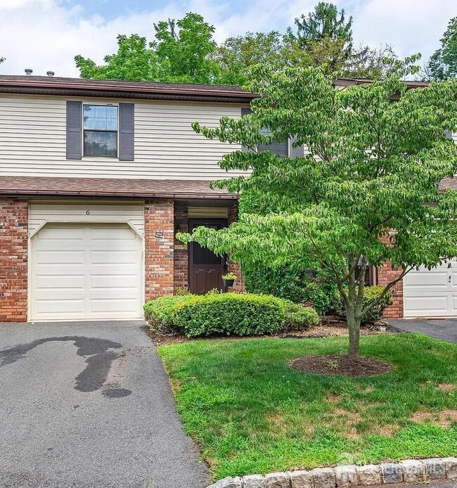 Photo - 6 Dogwood Dr