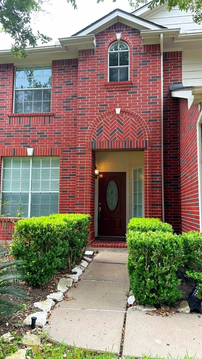Photo - 1226 Foxland Chase St