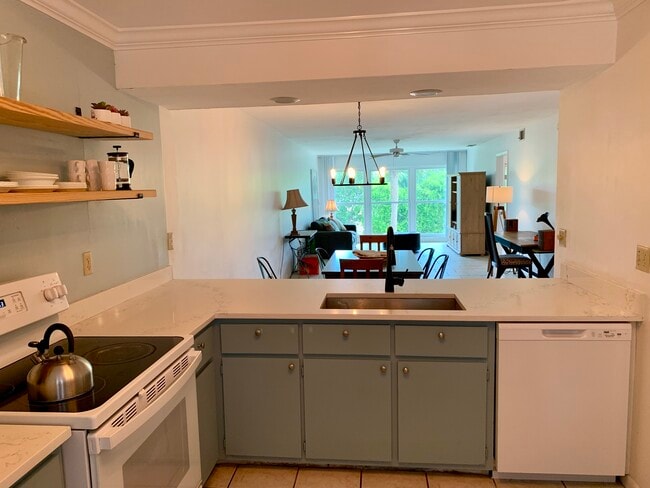 Building Photo - 118 Palm Dr Unit 16 Rental