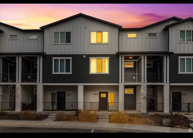 Building Photo - 4692 W Talavera Wy