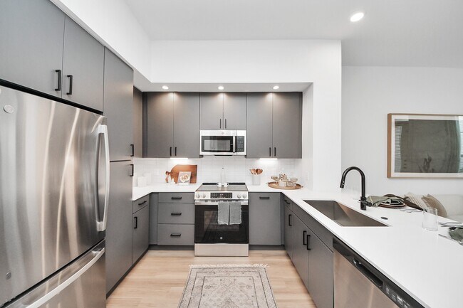 Photo - 15635 Memorial Dr Unidad 168