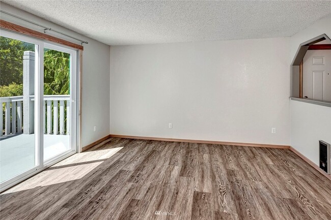 Photo - Burns 441 4 plex - North Bend Unit #30