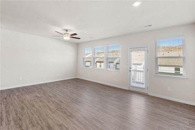 Photo - 392 Whitetail Cir