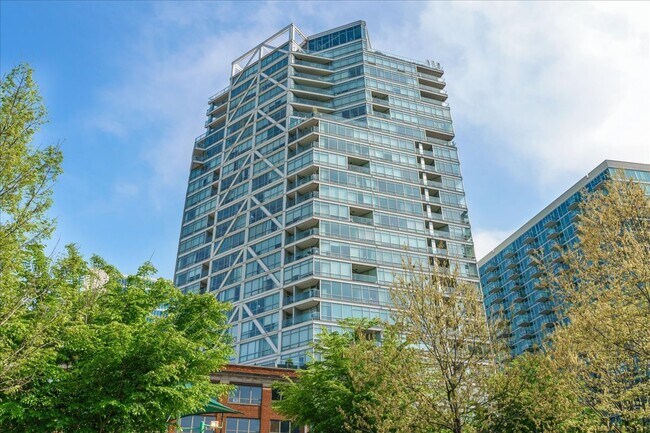 Building Photo - 510 W Erie St Unit 805