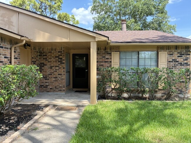 Photo - 2715 Kingfisher Dr