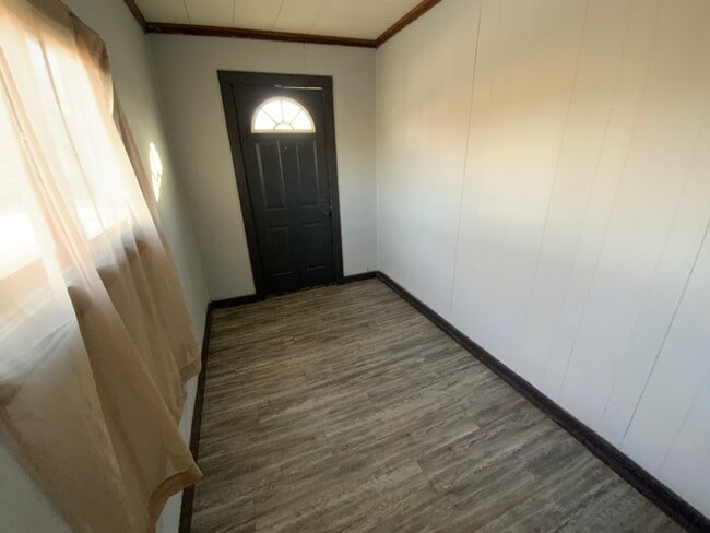 Photo - 12 S Beard St