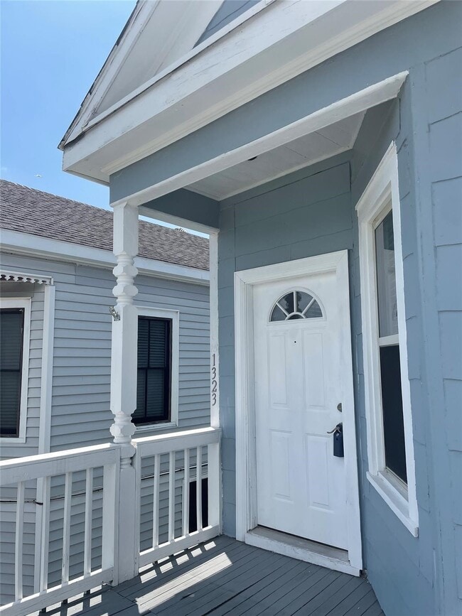 Photo - 1323 Avenue M