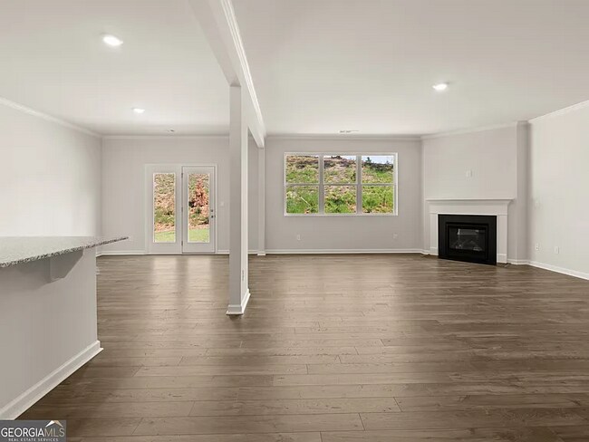 Photo - 140 Landsdowne Way SE