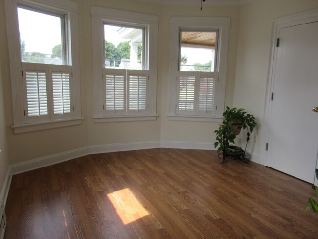 Photo - 114 Bennett St Unidad 112-114 Bennett St 2nd floor