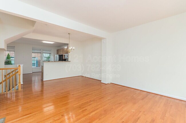 Photo - 1030 Harrison Cir