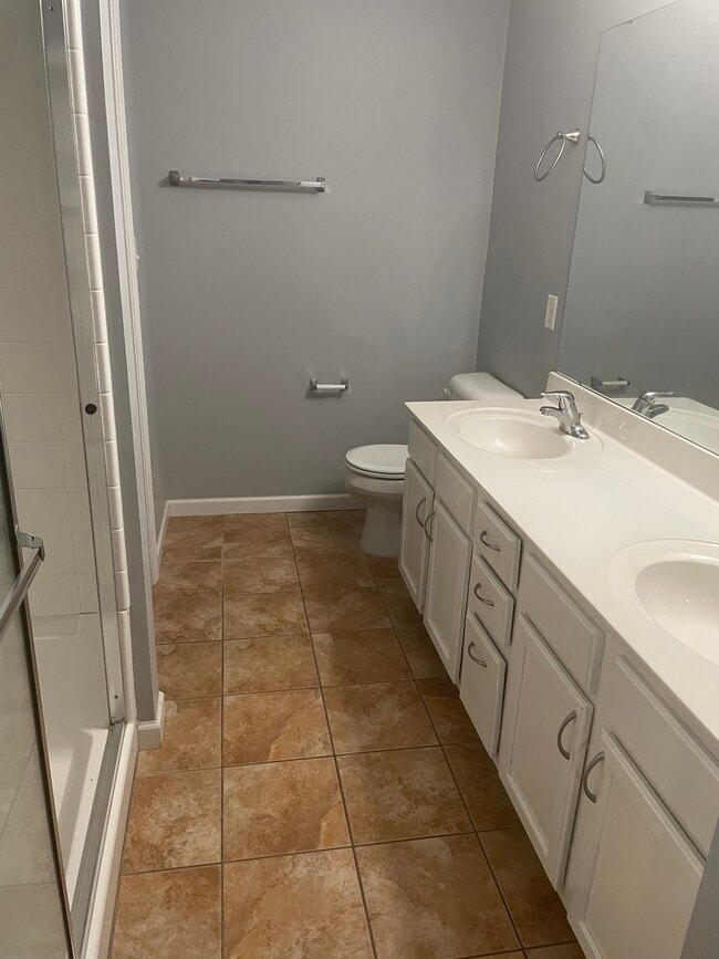 Master bath - 9740 Bexley Station Dr Unit 7F