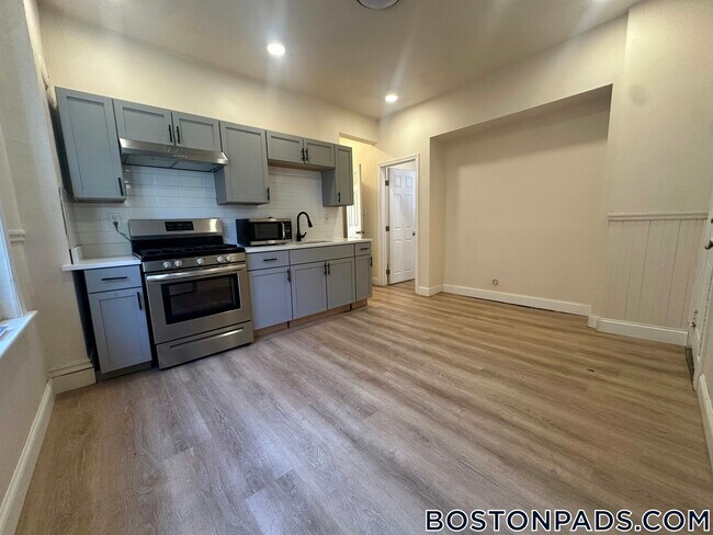 Photo - 127 Harrishof St Unit 3