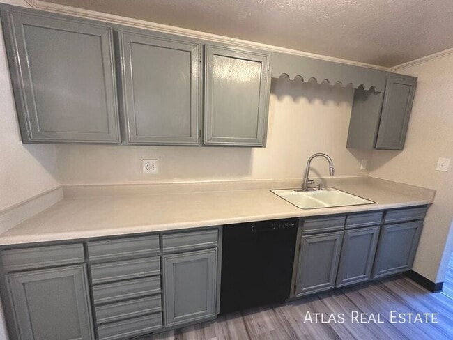 Photo - 461 El Paso Blvd Unit F