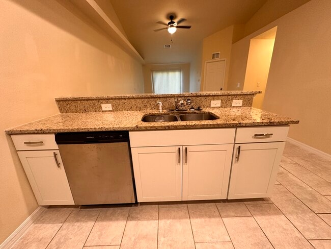 Photo - 531 SE 5th Pl