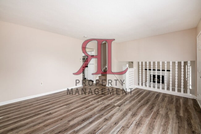 Photo - 4922 Dunlap Rd