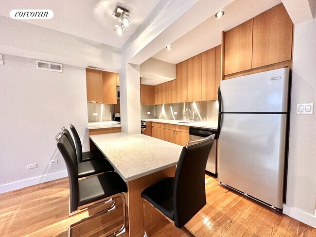 Photo - 9511 Shore Rd