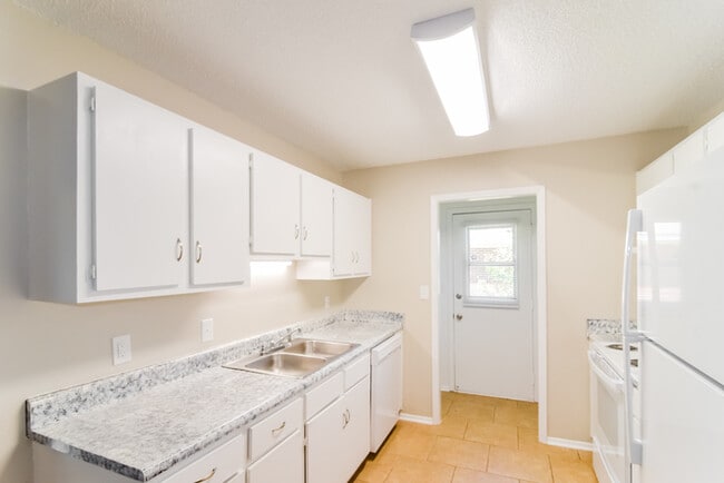 Photo - 813 N Burbank Dr