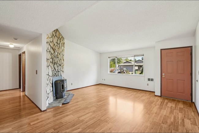 Photo - Open Concept: 3 Bed, 1.5 Bath Hidden Gem!