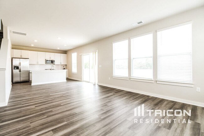 Photo - 1724 Lannister Ave