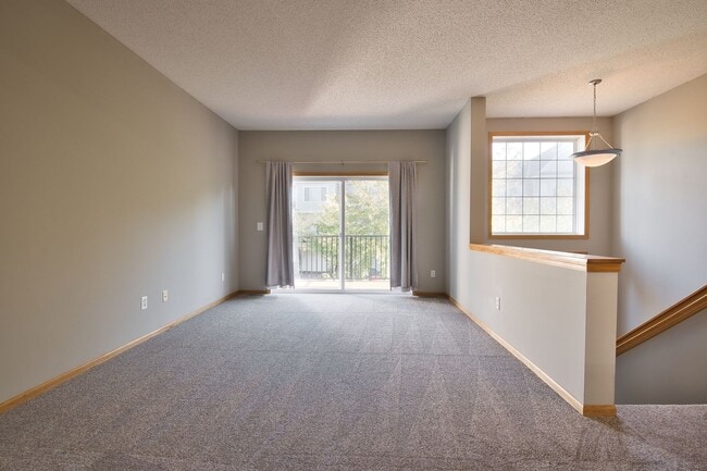 Photo - Like New 2 Bed/2 Bath Townhome With Amenit...